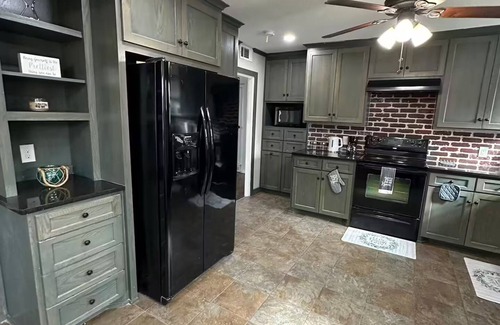 North Richland Hills House | Glamorous Cozy Fort Worth Home
