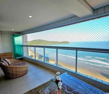 Boqueirao Apartment | Glamour e magia