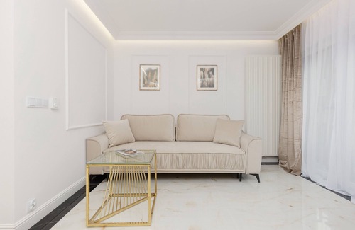 Praga Poludnie Apartment | Glamour Studio by Renters Prestige