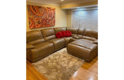 Detroit House | Glamourous 3 Bedroom in the heart of Detroit