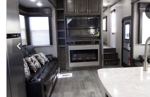 Fallbrook House | Glamper camper on site!