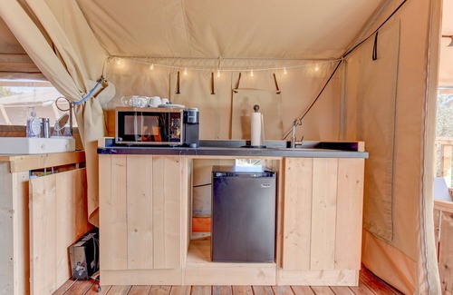 Johnson City RV Rental | Glamping Escape with AC on Winery in Hill Country