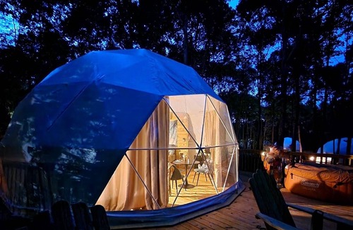 Mooresboro RV Rental | Glamping forest dome with hot tub in NC