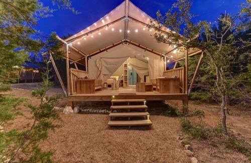 Johnson City RV Rental | Glamping Getaway with AC on Winery in Hill Country