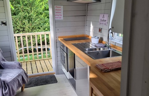 Llanfair Caereinion Ski Chalet | Glamping Hut - Riverside 6