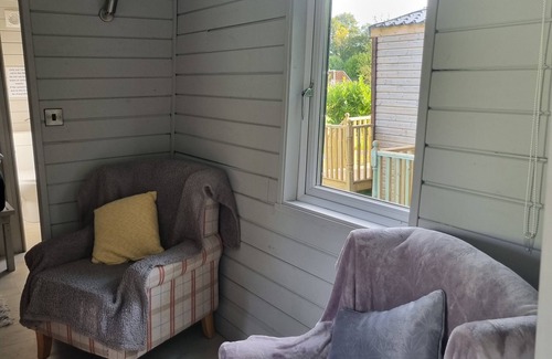 Llanfair Caereinion Ski Chalet | Glamping Hut - Riverside 6