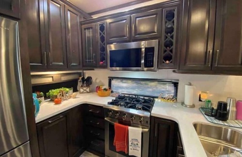 Castalian Springs House | Glamping “Nashville”Style…