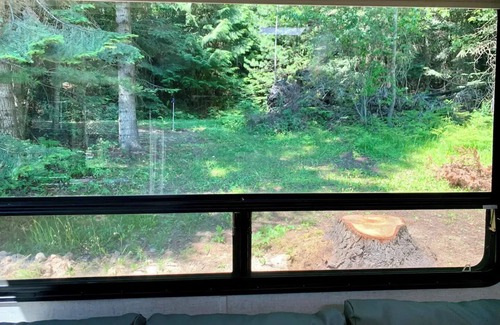 Sagle House | Glamping Near Sandpoint: Salt Water Hot Tub - Camper/RV in Sagle, Idaho