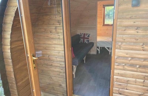 Lincoln Apartment | Glamping pod, seven acre farm campsite