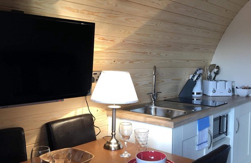 Whichford Cabin | Glamping Pod The Badger Sett