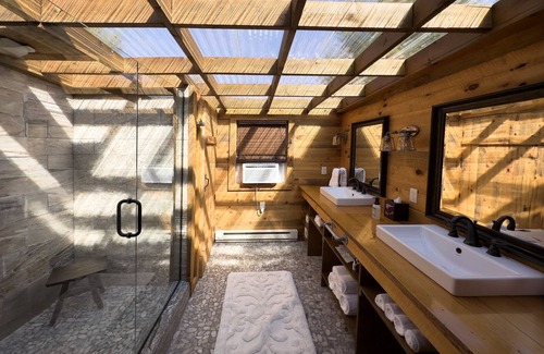 Dover Resort | Glamping Tent - Luxurious amenities in the heart of nature!