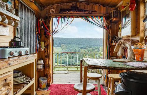 Scarborough House | Glamping Wagon - 1 x Double Bed 2 x Single Bed