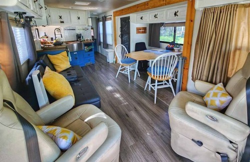 Marion House | Glamping with Sasquatch