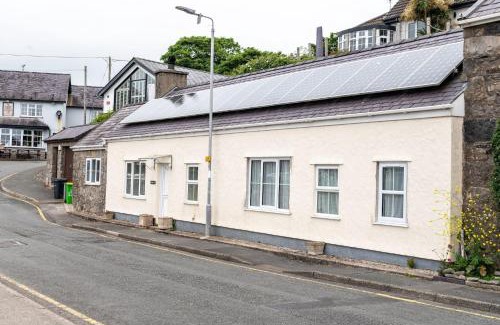 Moelfre House | Glan Y Don Moelfre