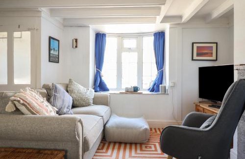 Borth House | Glan Y Mor Borth