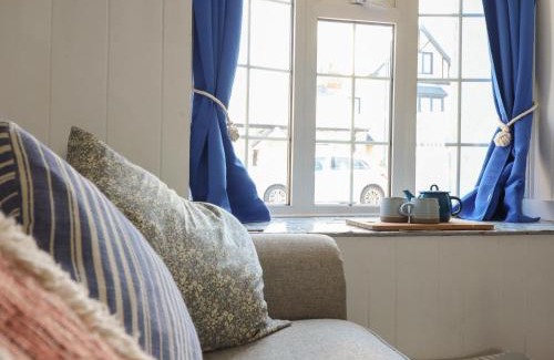 Borth House | Glan Y Mor Borth