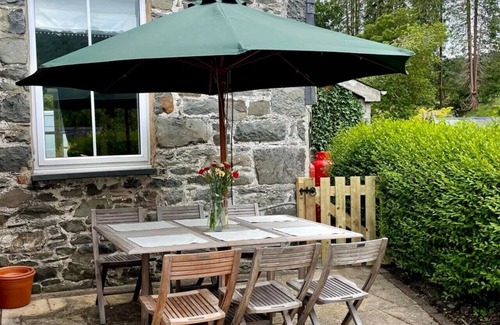 Cemmaes House | Glancoegen - Four Bedroom House, Sleeps 6