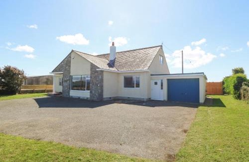 Ty Croes House | Glanffraw