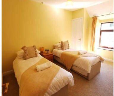 Defynnog House | Glanyrafon Cottage