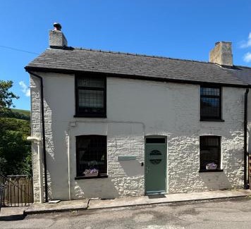 Defynnog House | Glanyrafon Cottage