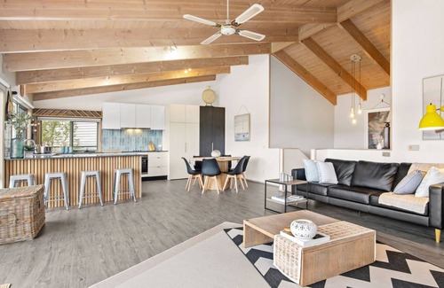 Anglesea House | Glaros - At Anglesea