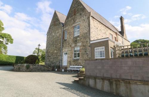 Llandwrog House | Glasfryn