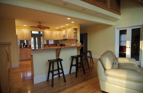 Dovey Luck House | Glass House on Lake Anna - Lakefront house with private dock