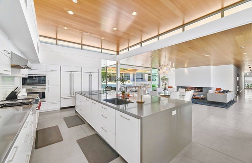 Magnesia Falls Cove House | 'Glass Retreat' 7 BR, Lap Pool, Firepit, Putting