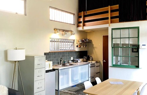 Atwater Village Apartment | Glassell Park Studio with gardennn