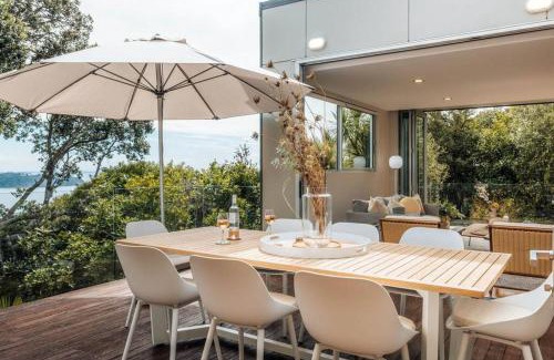 Waiheke Island House | Glasshouse - Coast & Country