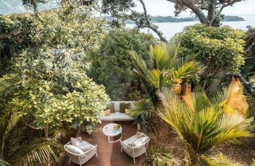 Waiheke Island House | Glasshouse - Coast & Country