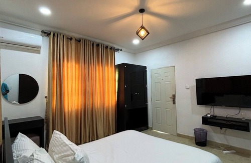 Abuja Hotel | GlassTop Lounge