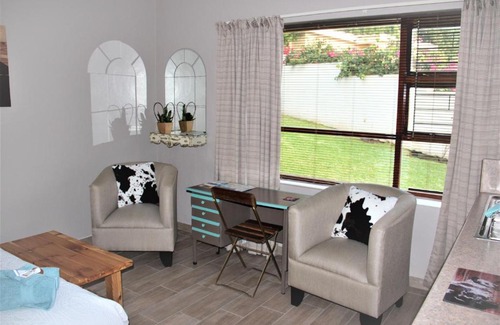 Bredasdorp Bed & Breakfast | GlassTree B&B
