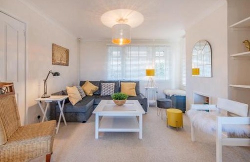 Glastonbury House | Glastonbury, large House Stunning views 2 to 5 bedrooms, 3 receptions turn into bedrooms