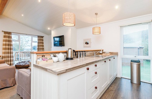 Cheddar Ski Chalet | Glastonbury Lodge Premier