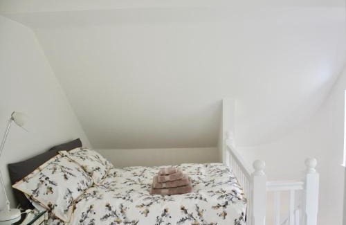 Glastonbury Apartment | glastonbury town garden house