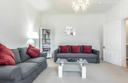 Levenmouth Apartment | Glebe 100.1