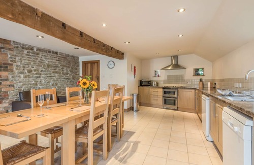 Caynham Cottage | GLEBE BARN, family friendly, luxury holiday cottage in Caynham