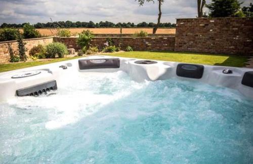 Lincoln House | Glebe Farm 4Br Sleeps 11 Hot Tub Pet Friendly