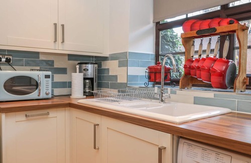 Marske-by-the-Sea Cottage | GLEBE HALL APARTMENT, pet friendly in Marske-By-The-Sea