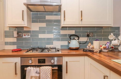Marske-by-the-Sea Cottage | GLEBE HALL APARTMENT, pet friendly in Marske-By-The-Sea