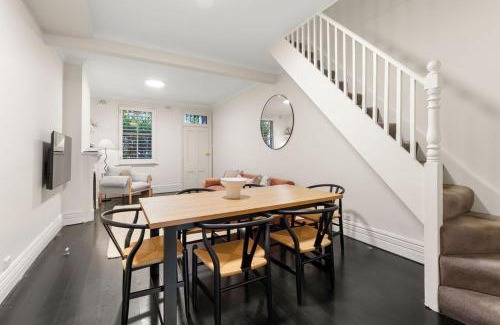Glebe Apartment | Glebe Retreat with Parking & Outdoor Dining