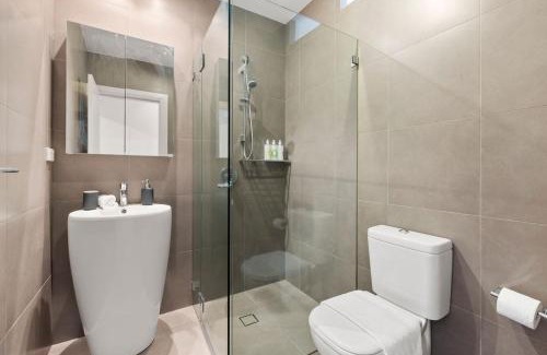 Glebe Apartment | Glebe Retreat with Parking & Outdoor Dining