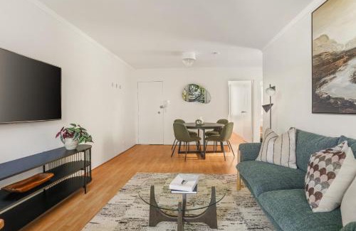 Glebe Apartment | Glebe Tranquil Retreat - 2bd with parking
