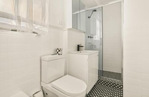 Glebe Apartment | Glebe Tranquil Retreat - 2bd with parking