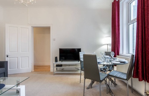 Levenmouth Apartment | Glebe with 2 bedrooms and 1.5 bathrooms