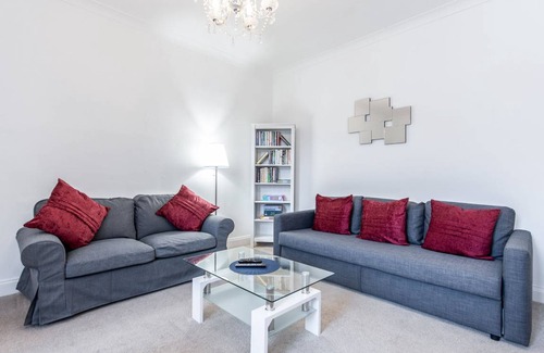 Levenmouth Apartment | Glebe with 2 bedrooms and 1.5 bathrooms
