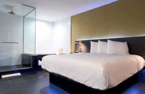 Grandview Hotel | Glen Capri Inn & Suites - Burbank Universal
