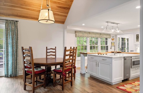Williams Bay House | Glen Flora on Geneva | Private Pier | Geneva Lakefront | Luxury | Guest House | Monthly Stays