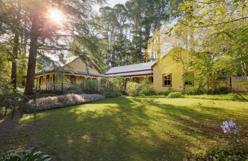 Wentworth Falls House | 'Glen Isla', 6bdm Historic Blue Mountains Cottage - Sleeps 12